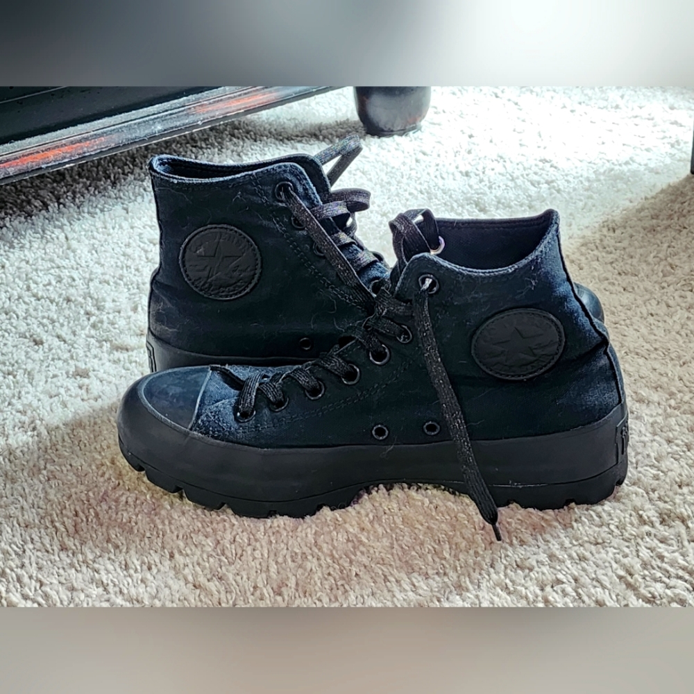 Lugged All Black Converse